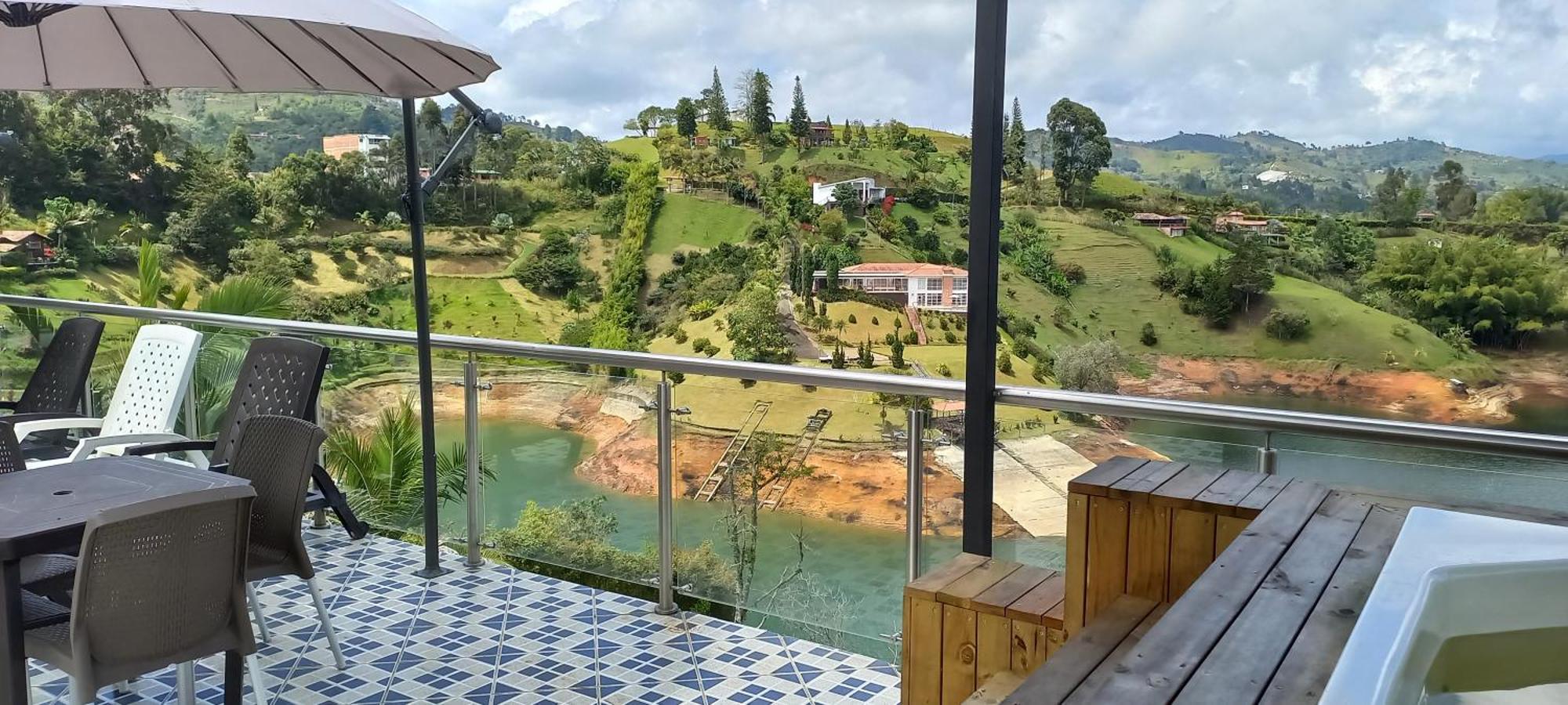 Hotel Mirador Cielo Blue El Penol  Bagian luar foto
