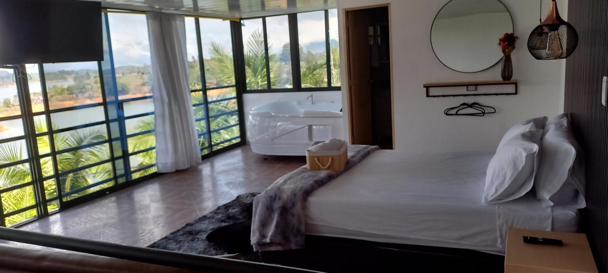 Hotel Mirador Cielo Blue El Penol  Bagian luar foto
